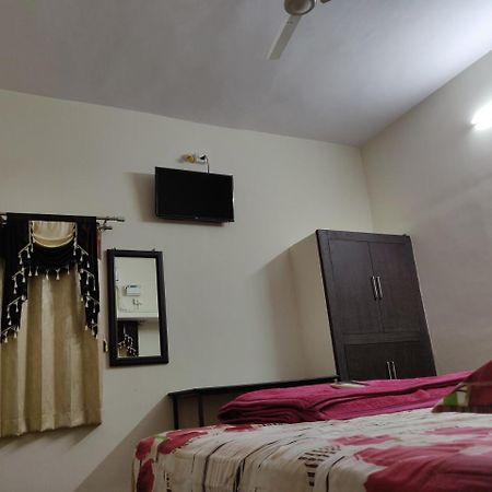 ホテル Srb Residency Tiruvannāmalai エクステリア 写真
