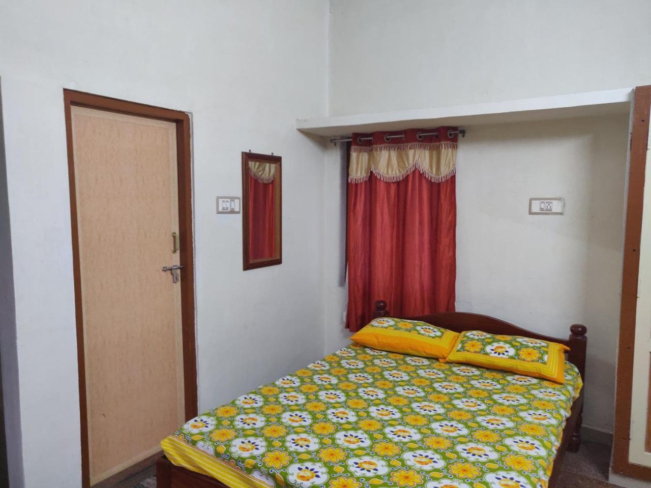 ホテル Srb Residency Tiruvannāmalai エクステリア 写真