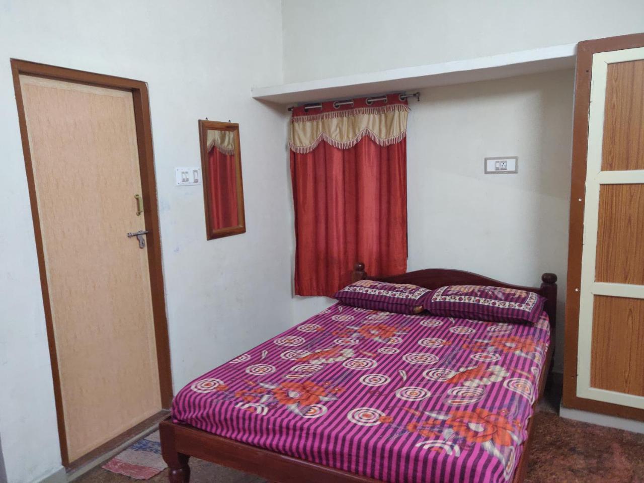 ホテル Srb Residency Tiruvannāmalai エクステリア 写真