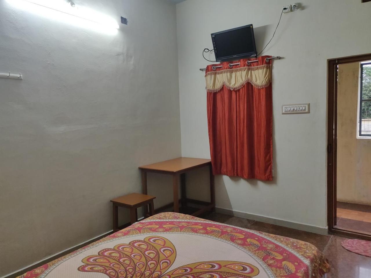 ホテル Srb Residency Tiruvannāmalai エクステリア 写真
