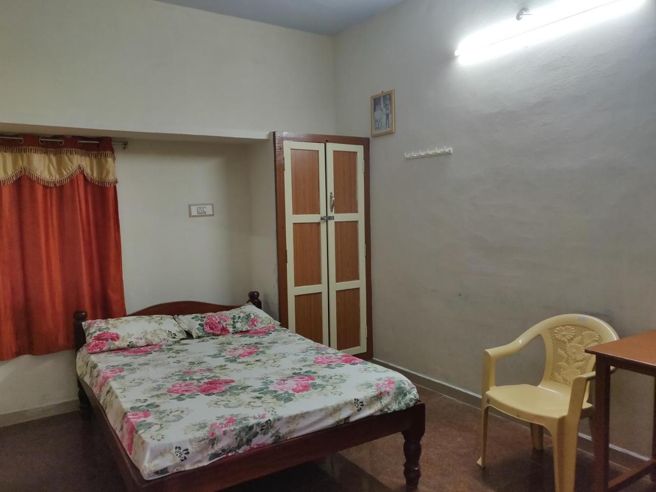 ホテル Srb Residency Tiruvannāmalai エクステリア 写真
