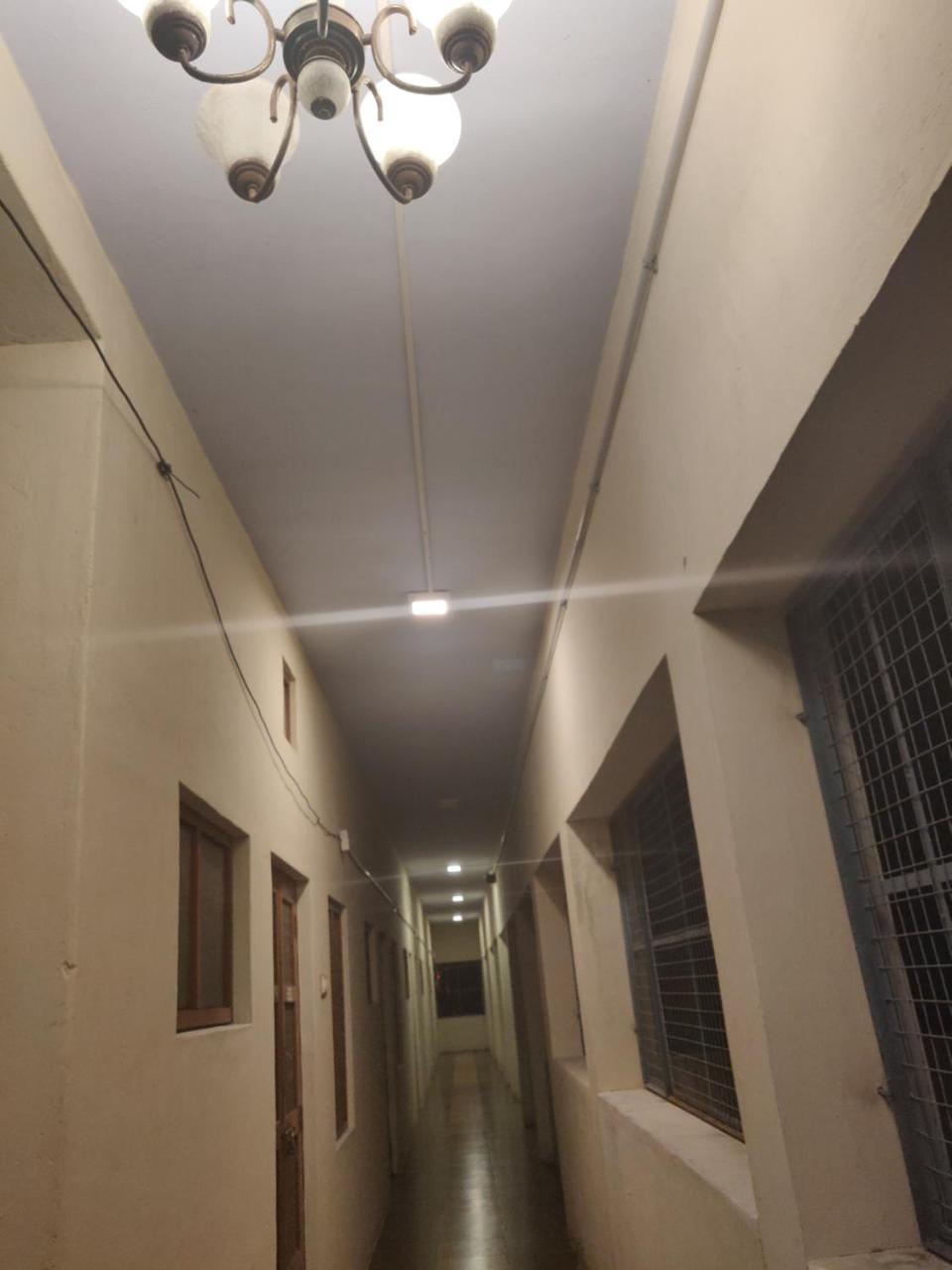 ホテル Srb Residency Tiruvannāmalai エクステリア 写真