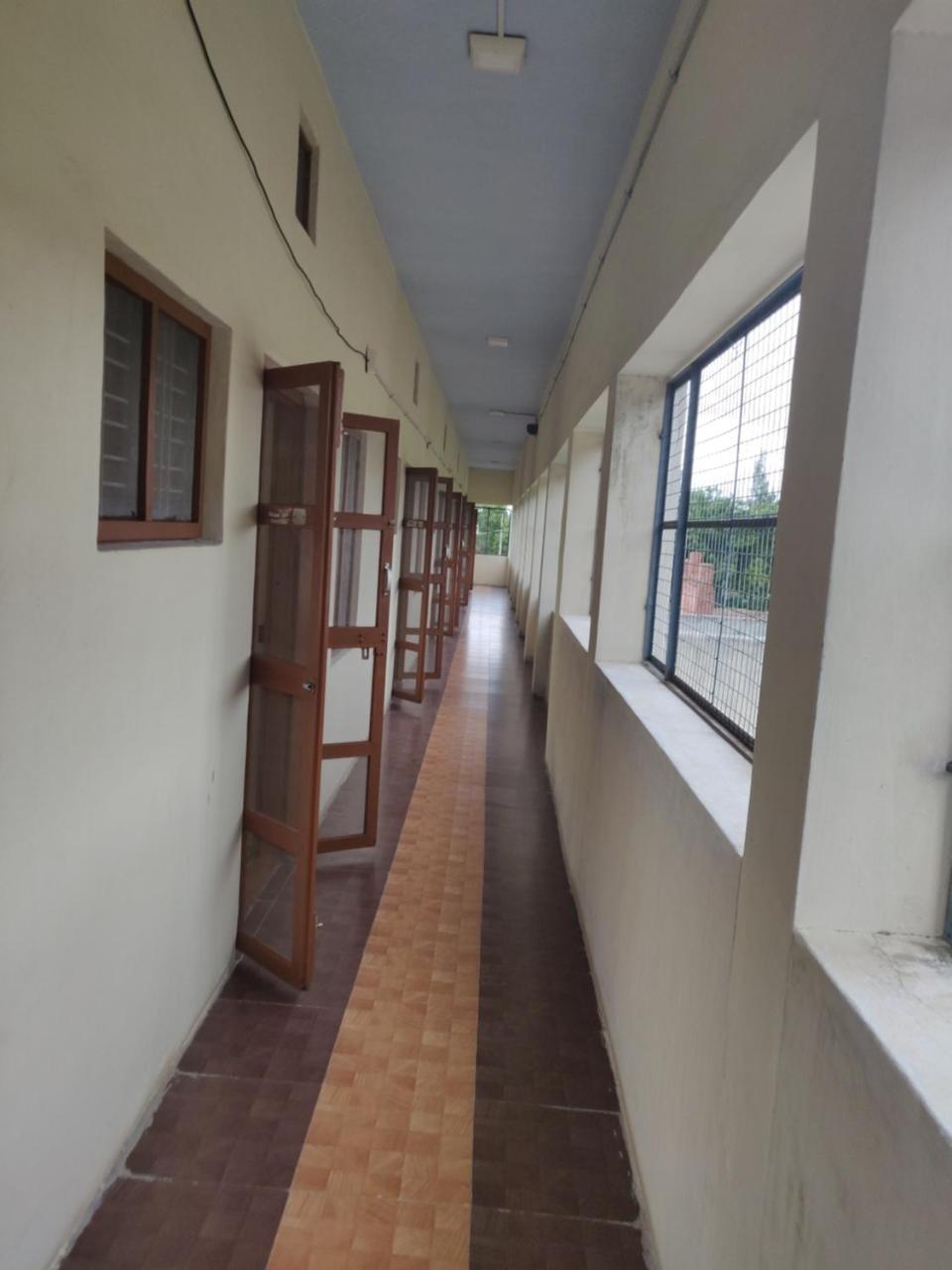 ホテル Srb Residency Tiruvannāmalai エクステリア 写真